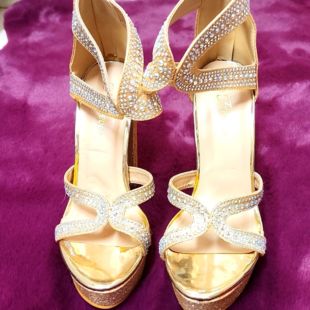 Brand New FOREVER OPEN TOE RHINESTONE PLATFORM SHOES-6.5